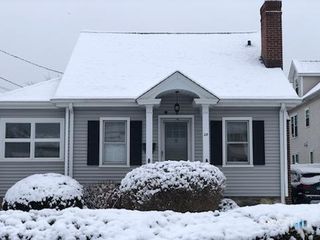 28 Hobbie Street, Stamford, CT 06902