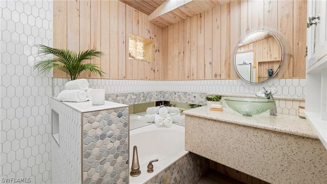 1432 SE 30th ST, Cape Coral, FL 33904