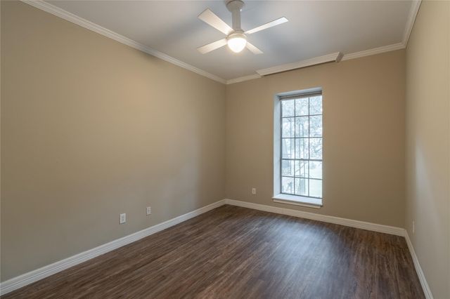 4515 Briar Hollow Place 304, Houston, TX 77027