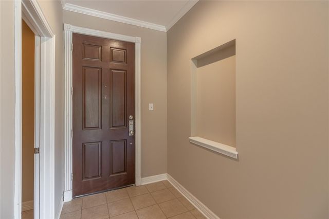 4515 Briar Hollow Place 304, Houston, TX 77027