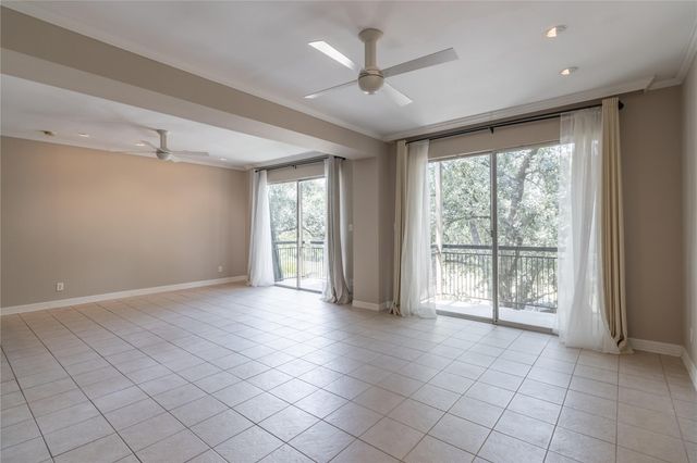 4515 Briar Hollow Place 304, Houston, TX 77027