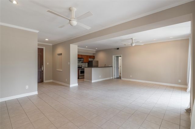 4515 Briar Hollow Place 304, Houston, TX 77027