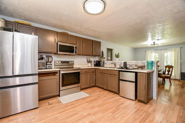 180 Maurine Lane, Cleveland, TX 77328