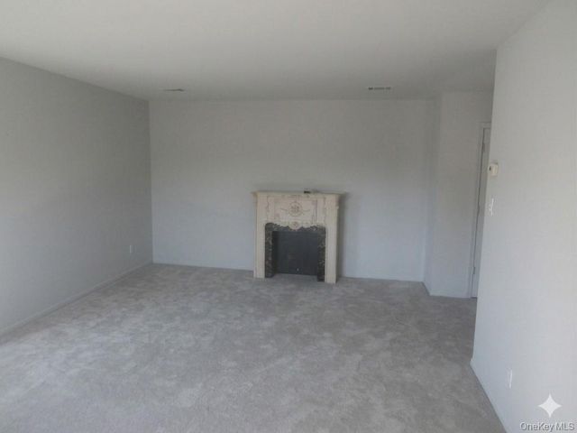 175 Main Avenue 156, Wheatley Heights, NY 11798