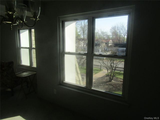175 Main Avenue 156, Wheatley Heights, NY 11798