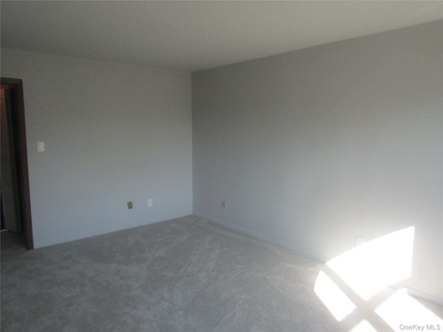175 Main Avenue 156, Wheatley Heights, NY 11798