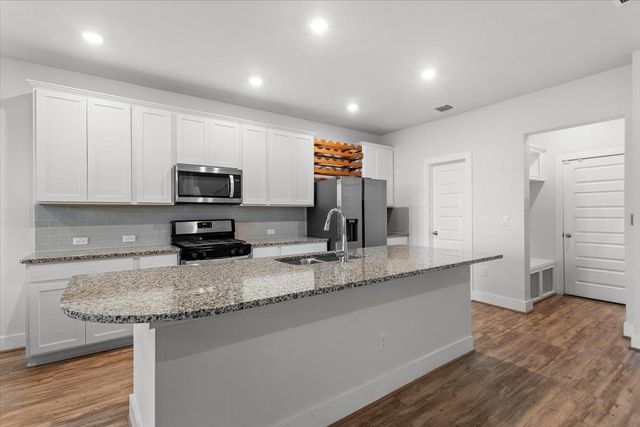 7106 Silver Star LN, Austin, TX 78744