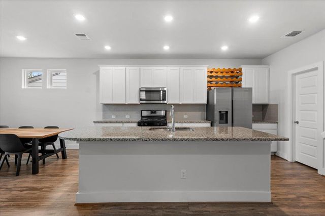 7106 Silver Star LN, Austin, TX 78744