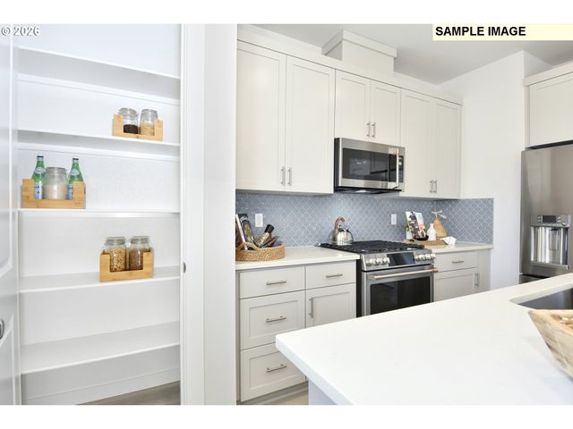 12775 Sw DOUBLETOP Dr, Beaverton, OR 97007