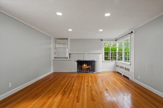 270 Moreland St, Worcester, MA 01609