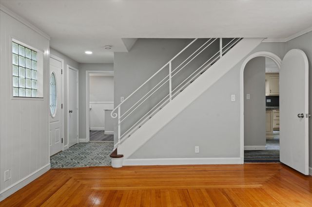 270 Moreland St, Worcester, MA 01609
