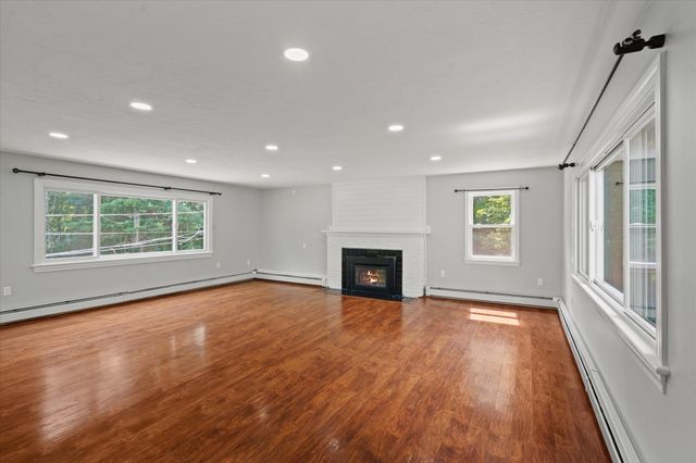270 Moreland St, Worcester, MA 01609
