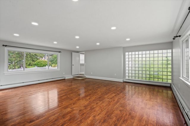 270 Moreland St, Worcester, MA 01609