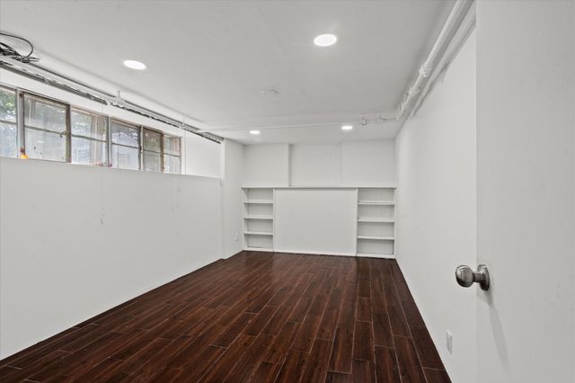 270 Moreland St, Worcester, MA 01609