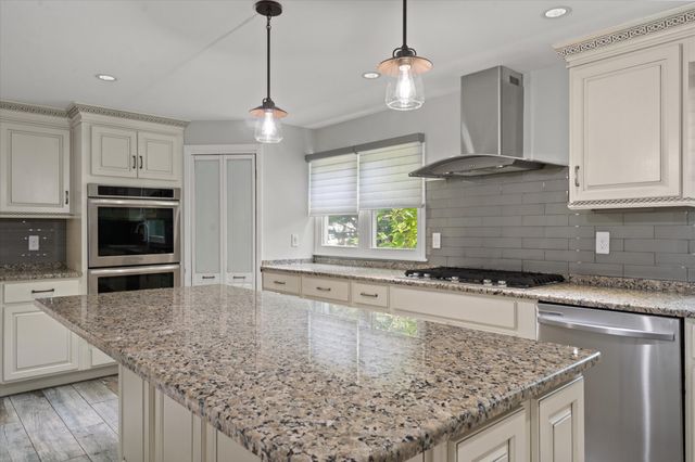 270 Moreland St, Worcester, MA 01609