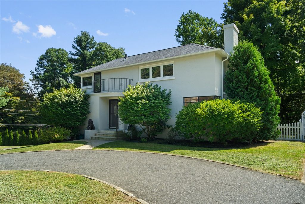 270 Moreland St, Worcester, MA 01609