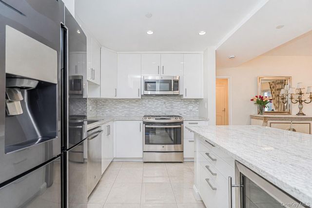 50 Oceana Drive W 3D, Brooklyn, NY 11235