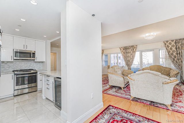 50 Oceana Drive W 3D, Brooklyn, NY 11235