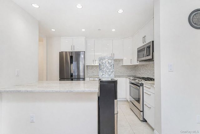 50 Oceana Drive W 3D, Brooklyn, NY 11235