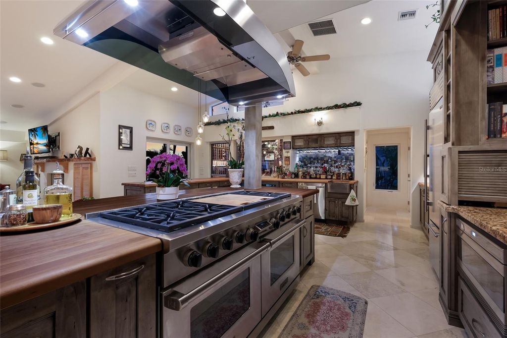 Image 29 of property listing at 608 87TH STREET COURT NW, Bradenton, FL 34209