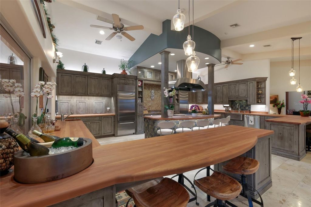 Image 34 of property listing at 608 87TH STREET COURT NW, Bradenton, FL 34209