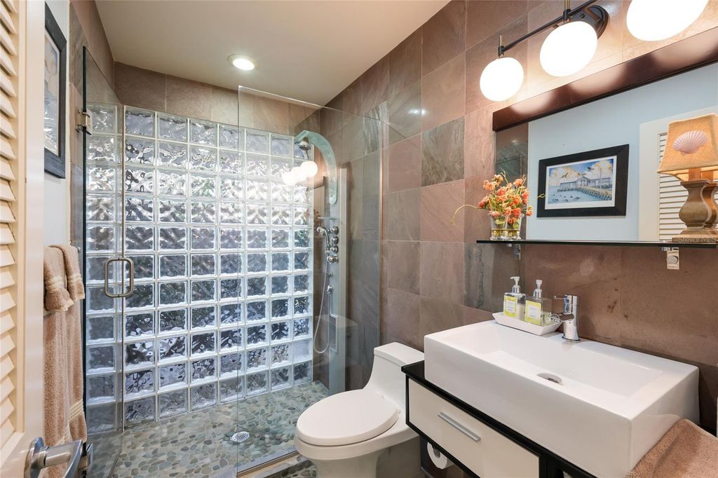 Image 40 of property listing at 608 87TH STREET COURT NW, Bradenton, FL 34209