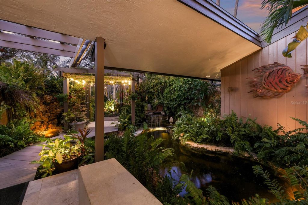 Image 8 of property listing at 608 87TH STREET COURT NW, Bradenton, FL 34209