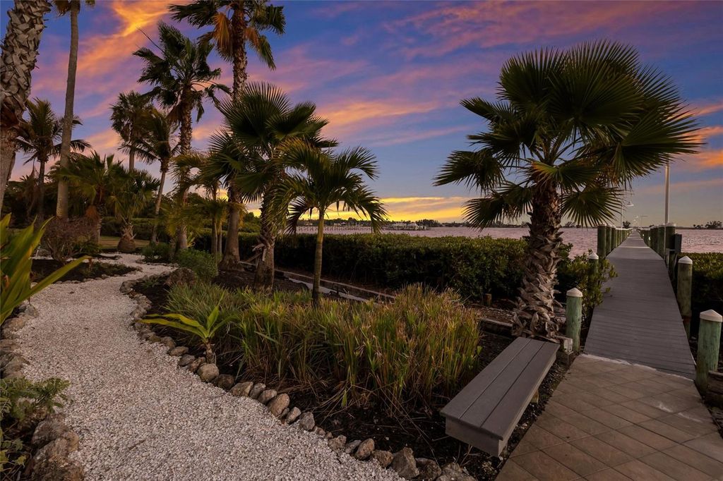 Image 90 of property listing at 608 87TH STREET COURT NW, Bradenton, FL 34209