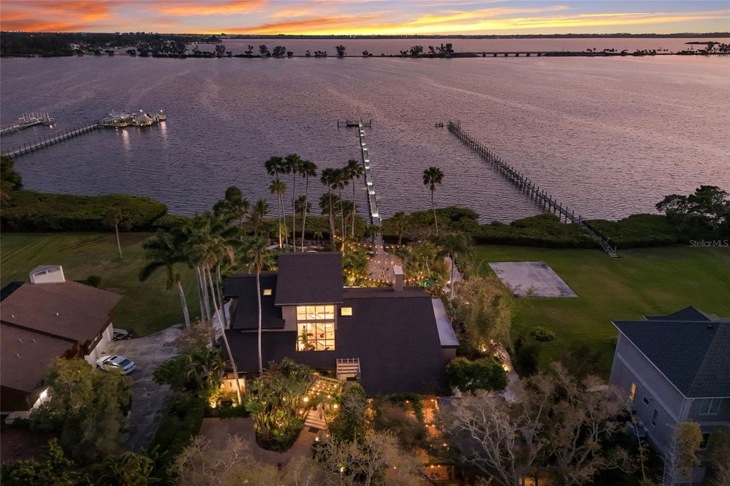 Image 96 of property listing at 608 87TH STREET COURT NW, Bradenton, FL 34209