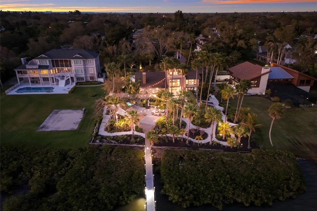 Image 98 of property listing at 608 87TH STREET COURT NW, Bradenton, FL 34209