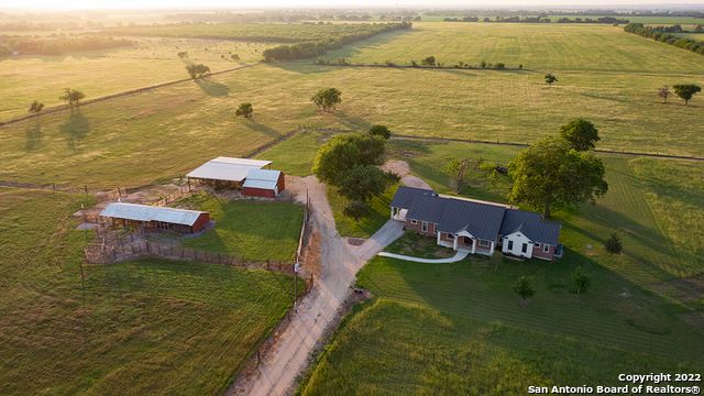 2420 Bolton Rd, Marion, TX 78124