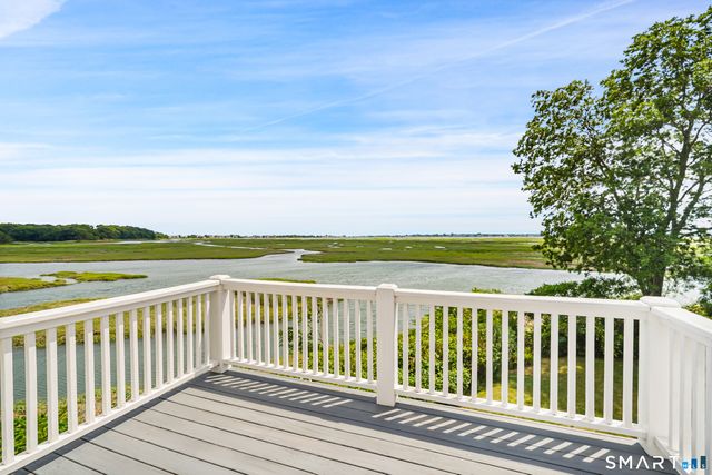 18 Sailors Lane, Milford, CT 06460