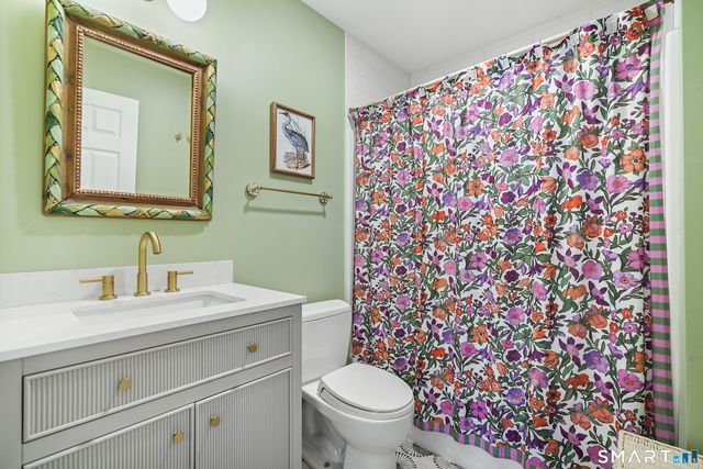 18 Sailors Lane, Milford, CT 06460