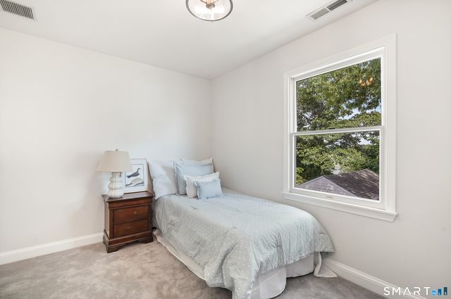 18 Sailors Lane, Milford, CT 06460