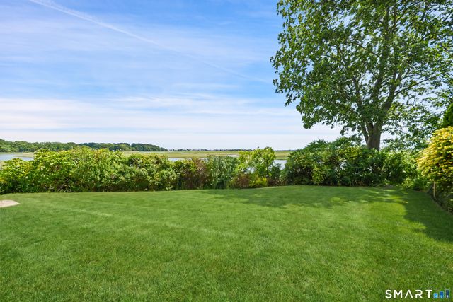 18 Sailors Lane, Milford, CT 06460