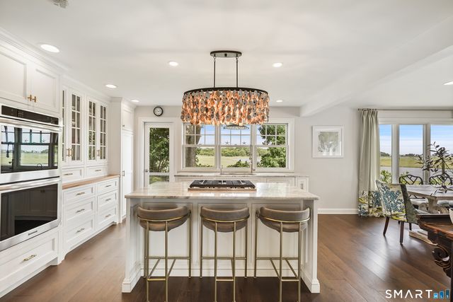 18 Sailors Lane, Milford, CT 06460