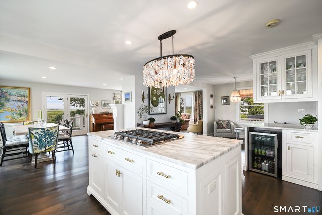 18 Sailors Lane, Milford, CT 06460
