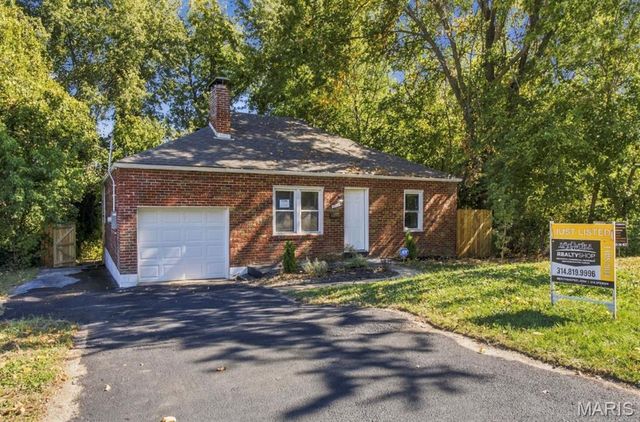 9920 Diamond Drive, St Louis, MO 63137