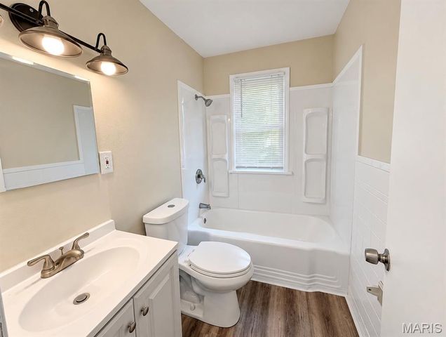 9920 Diamond Drive, St Louis, MO 63137