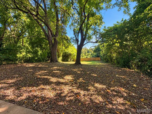 9920 Diamond Drive, St Louis, MO 63137
