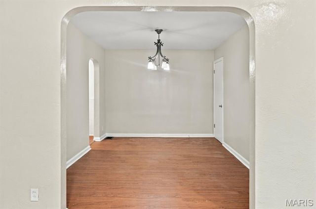 9920 Diamond Drive, St Louis, MO 63137