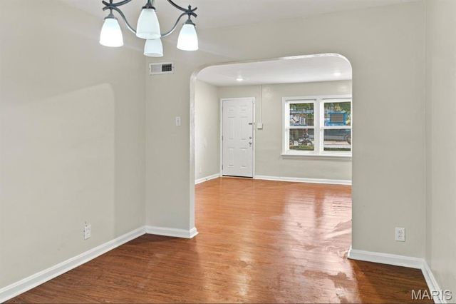 9920 Diamond Drive, St Louis, MO 63137