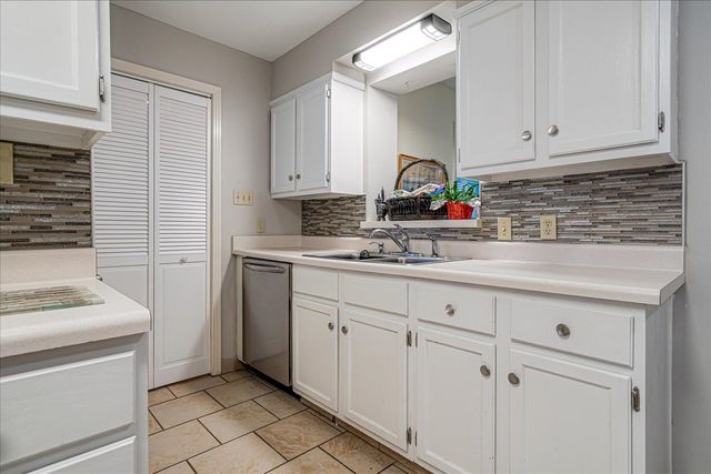 4927 HAMPSHIRE AVE, Memphis, TN 38117