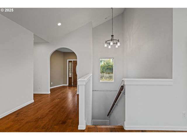 2495 CHESTER St, North Bend, OR 97459