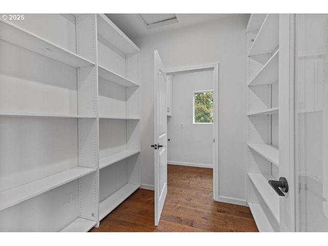 2495 CHESTER St, North Bend, OR 97459