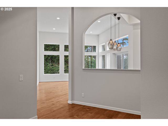 2495 CHESTER St, North Bend, OR 97459