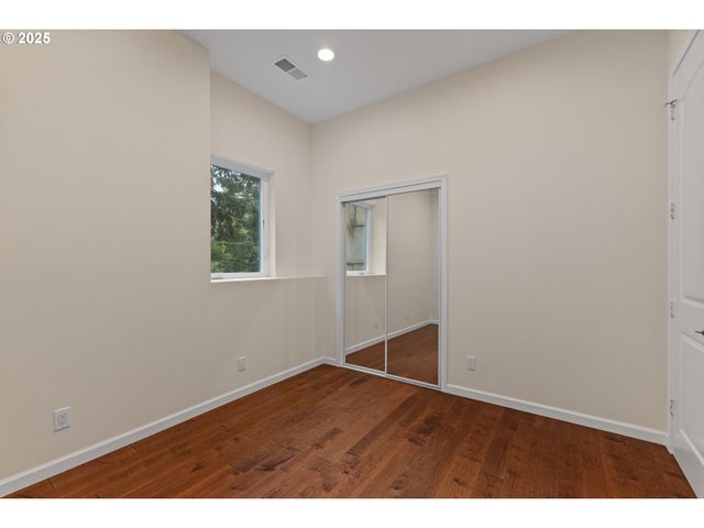 2495 CHESTER St, North Bend, OR 97459