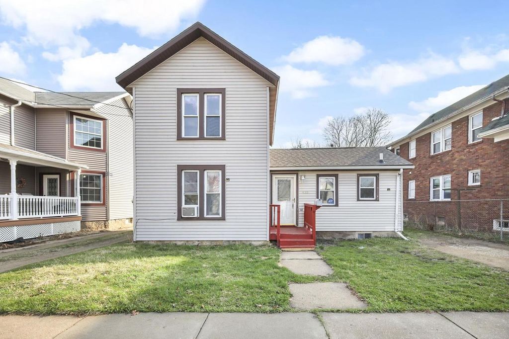 433 S Jackson Street, Janesville, WI 53548