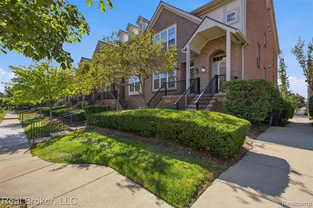 20189 Rodeo Court, Southfield, MI 48075