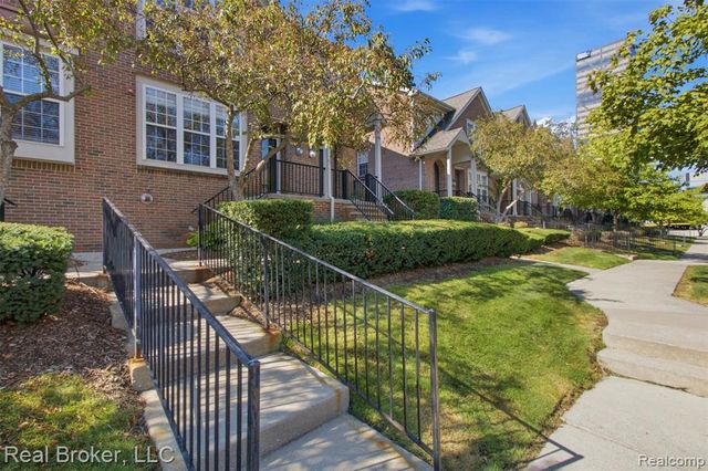 20189 Rodeo Court, Southfield, MI 48075